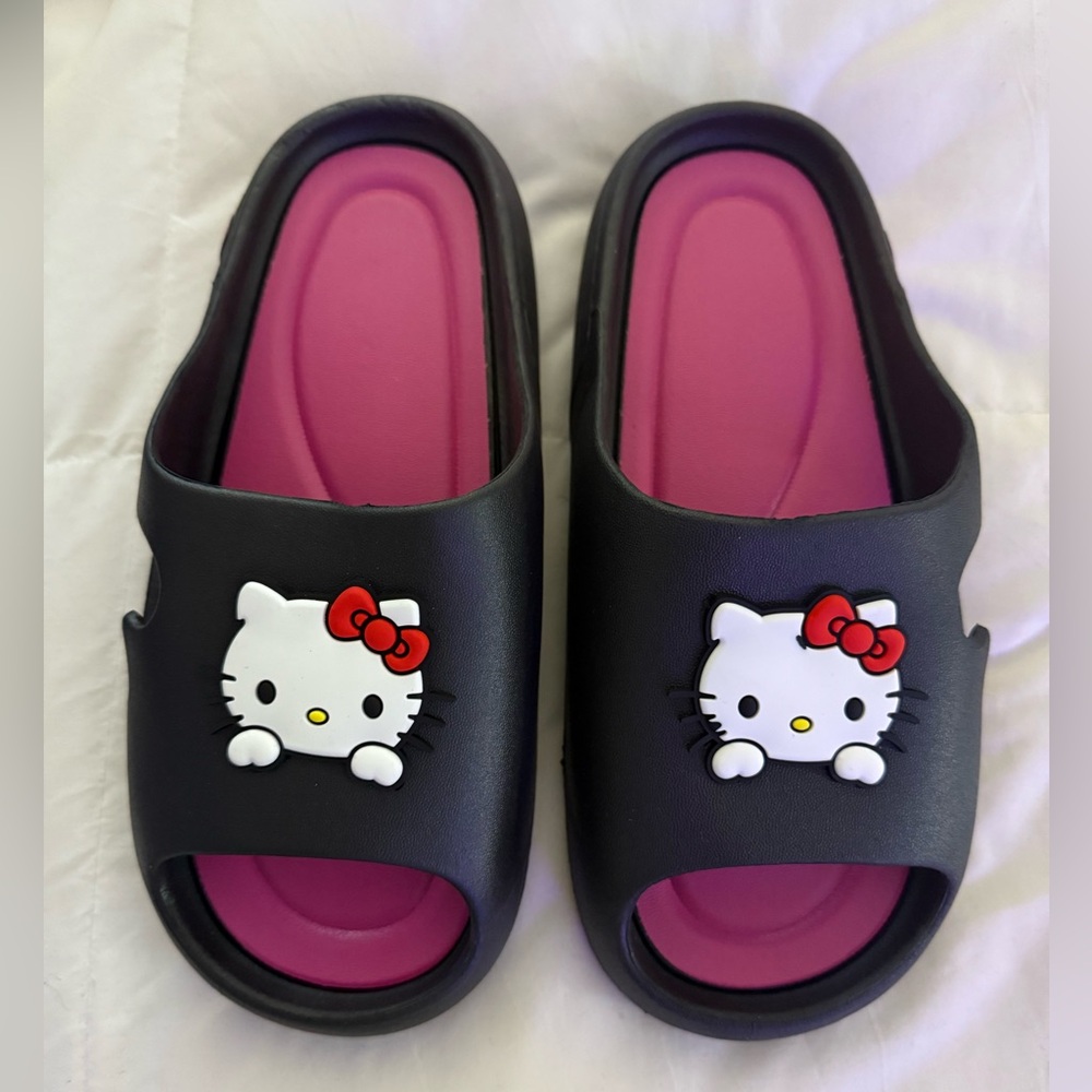 Brand New Hello Kitty Sliders